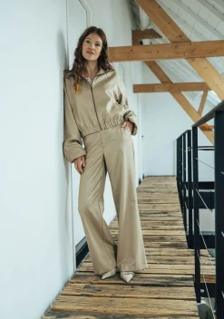 LABEL DOT BOMBERJACK