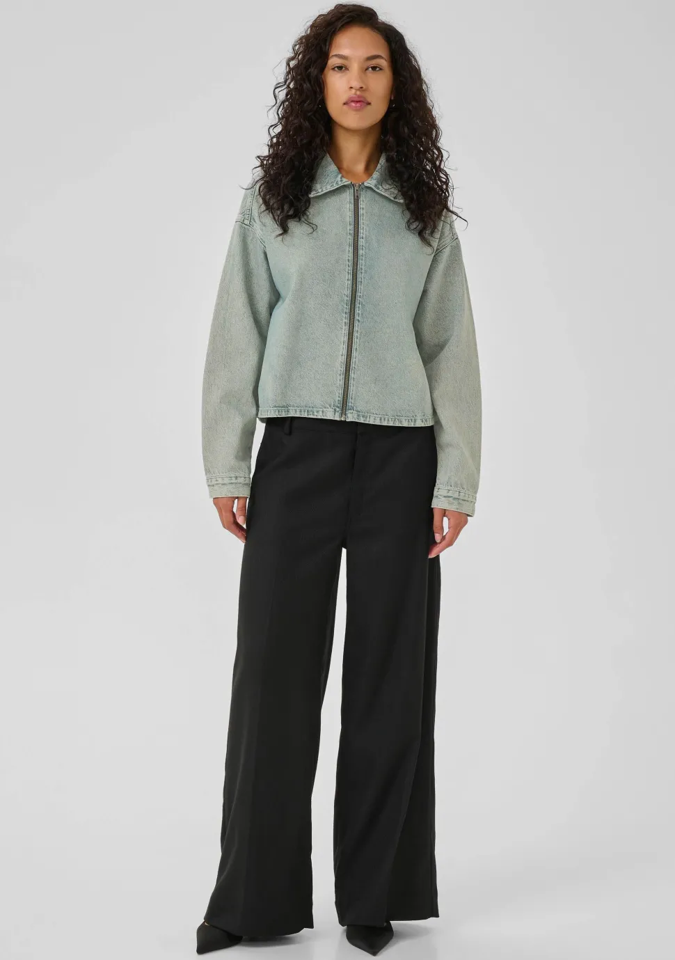 MY ESSENTIAL WARDROBE DENIMJACK