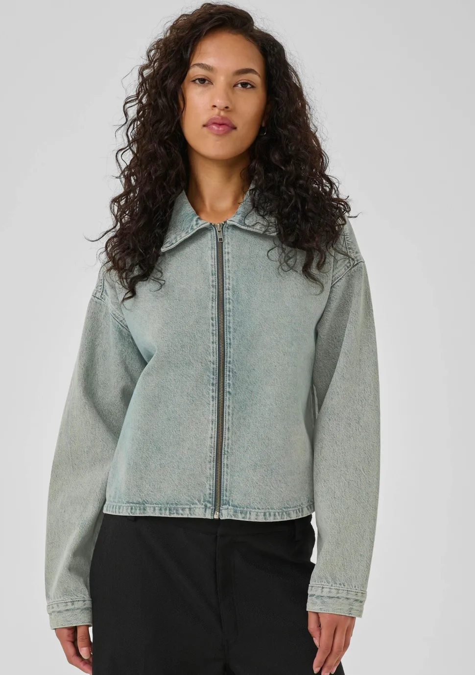 MY ESSENTIAL WARDROBE DENIMJACK