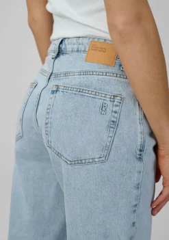 MY ESSENTIAL WARDROBE JEANS