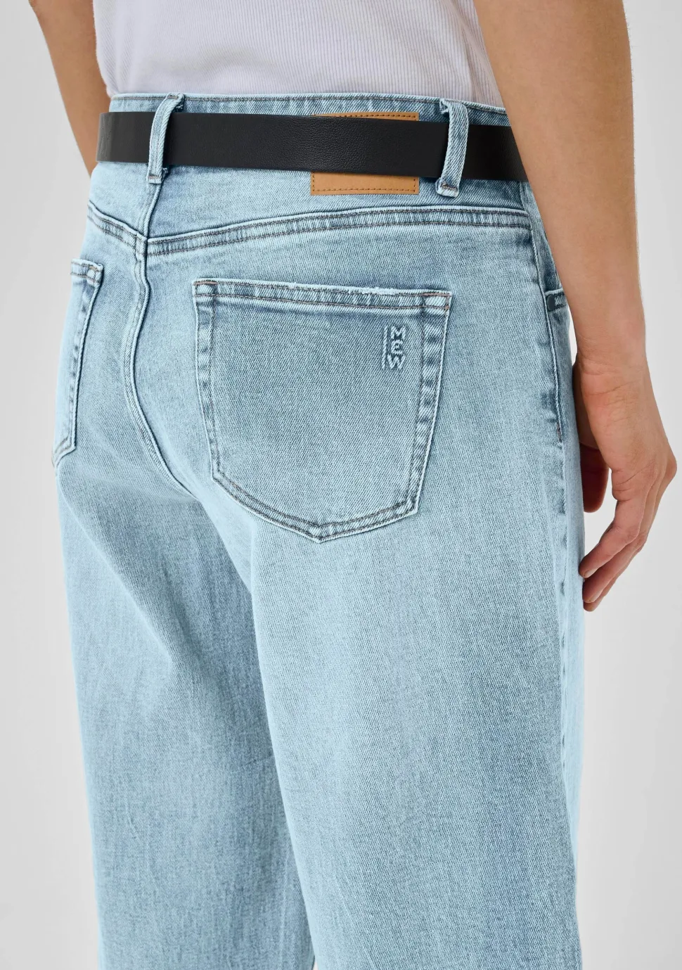 MY ESSENTIAL WARDROBE JEANS