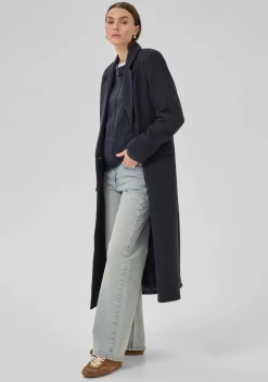 MY ESSENTIAL WARDROBE MANTEL