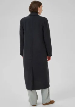 MY ESSENTIAL WARDROBE MANTEL