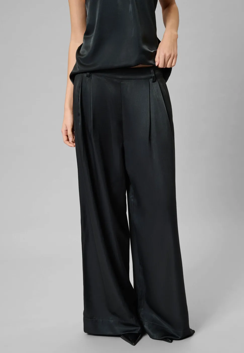 MY ESSENTIAL WARDROBE PANTALON