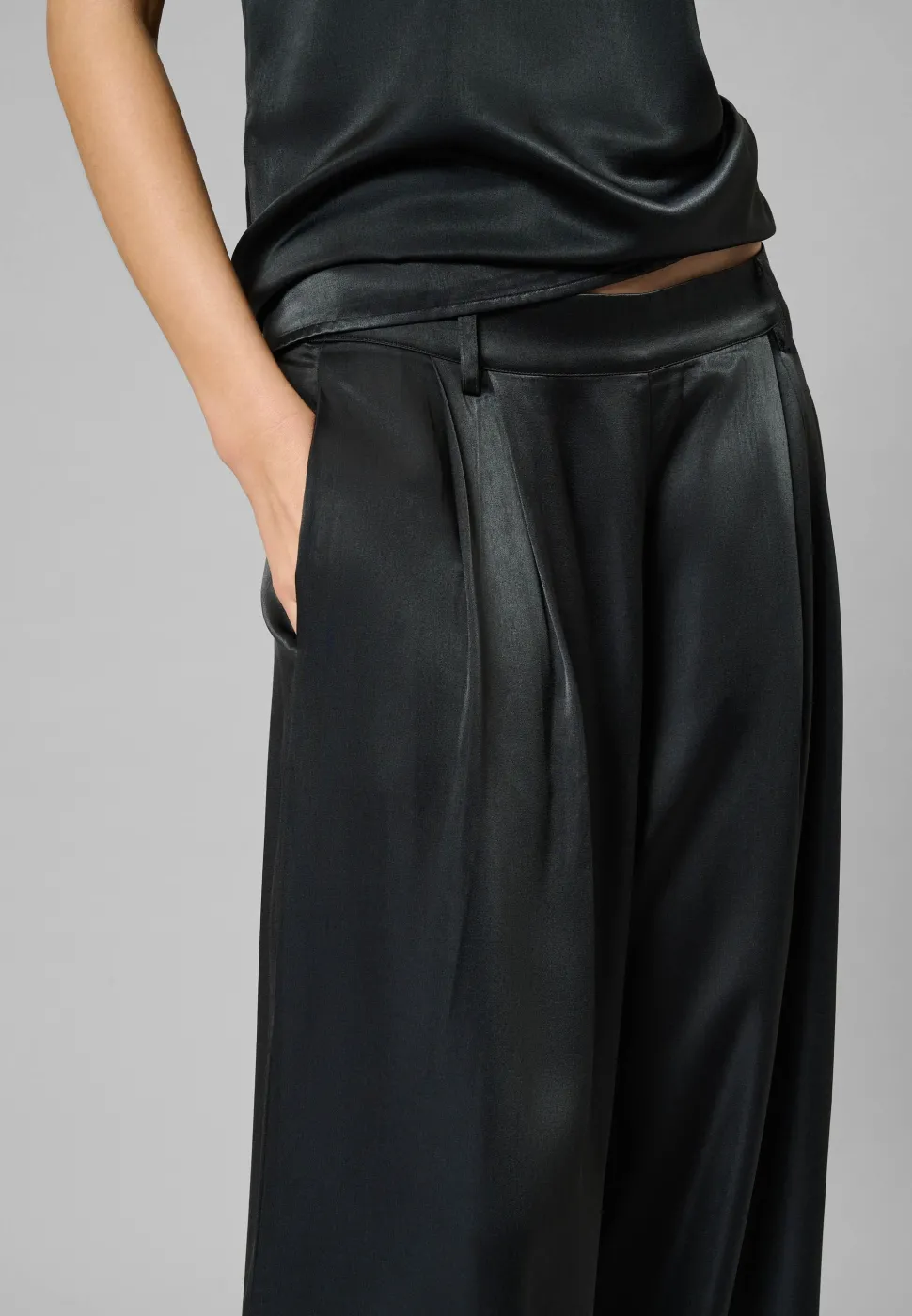 MY ESSENTIAL WARDROBE PANTALON