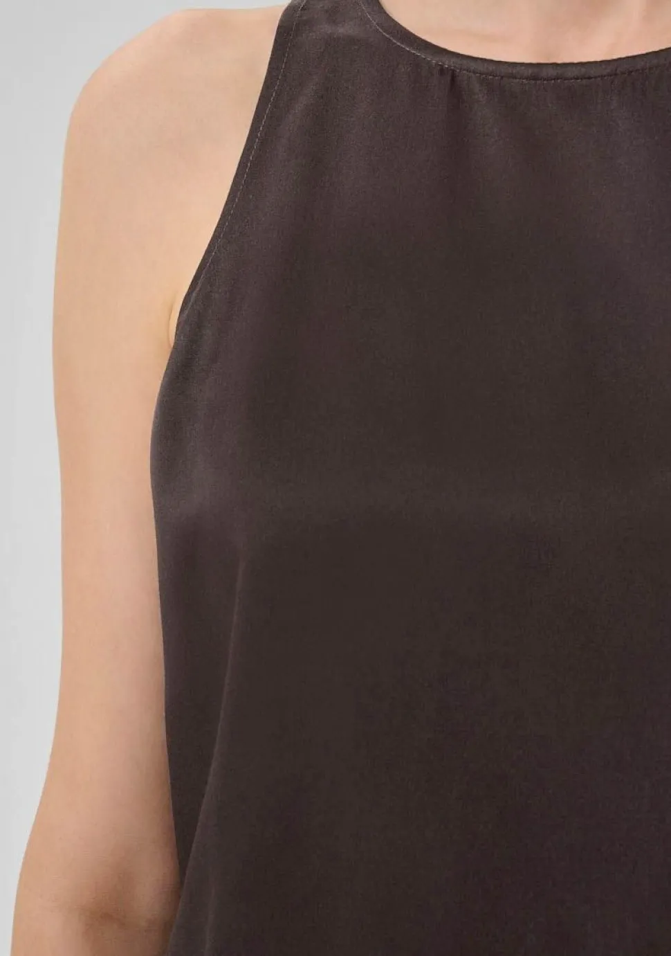 MY ESSENTIAL WARDROBE TOP