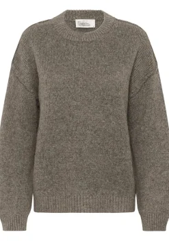 MY ESSENTIAL WARDROBE TRUI