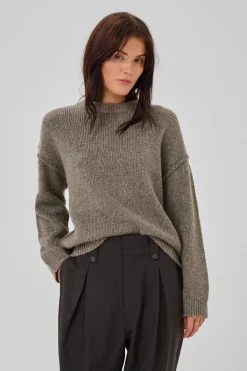 MY ESSENTIAL WARDROBE TRUI