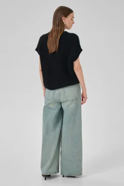 MY ESSENTIAL WARDROBE VEST