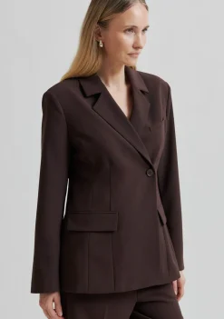 SECOND FEMALE BLAZER