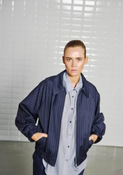 WITH BLACK BOMBERJACK