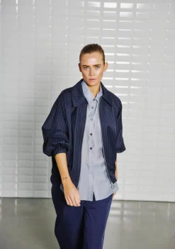 WITH BLACK BOMBERJACK